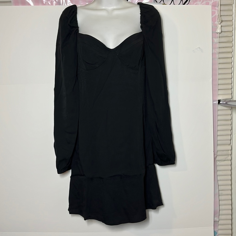 Aritzia color black Novella Dress Puff-sleeve mini dress with slit